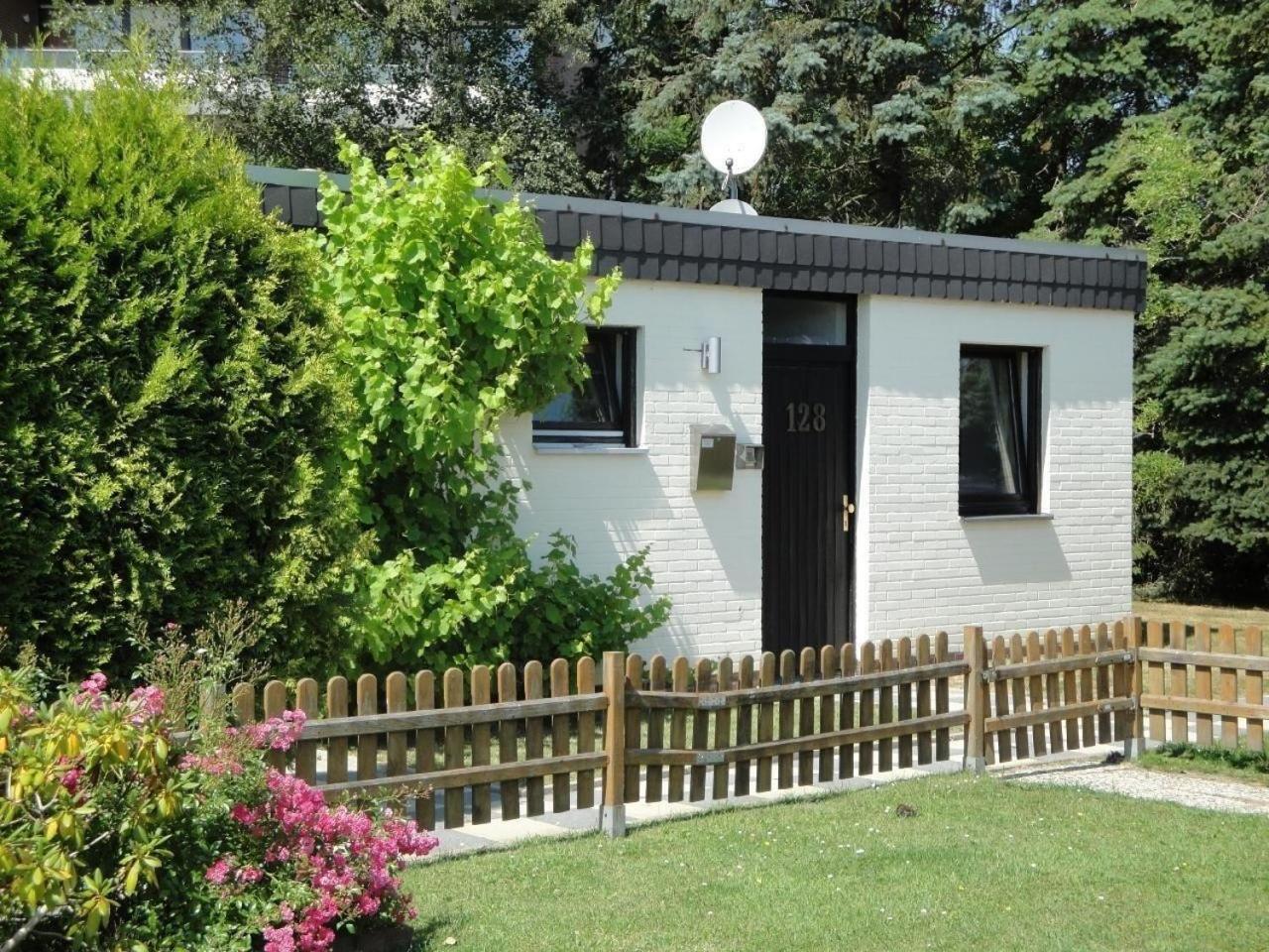 Schoenes Ferienhaus In Tossens Mit Schoenem Garten Butjadingen Εξωτερικό φωτογραφία